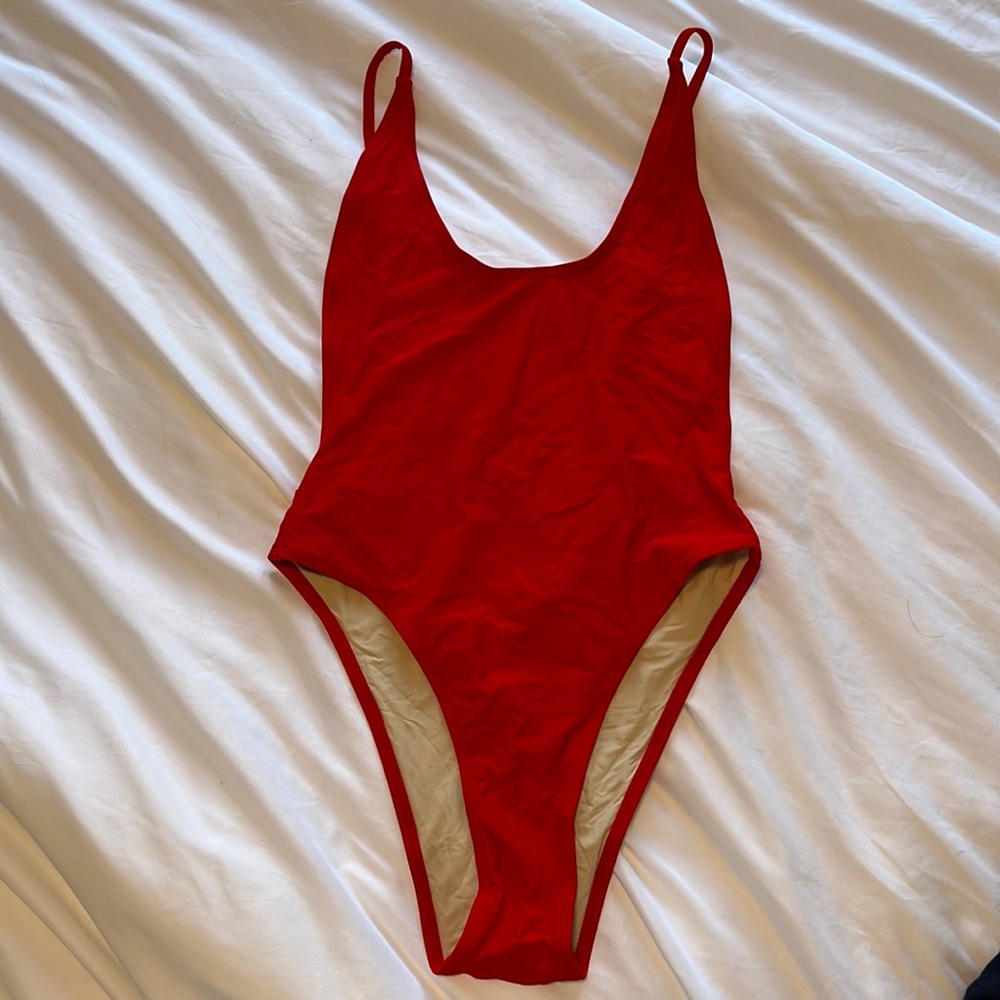 Zaful Red Scoop Neck One-Piece Swimsuit
